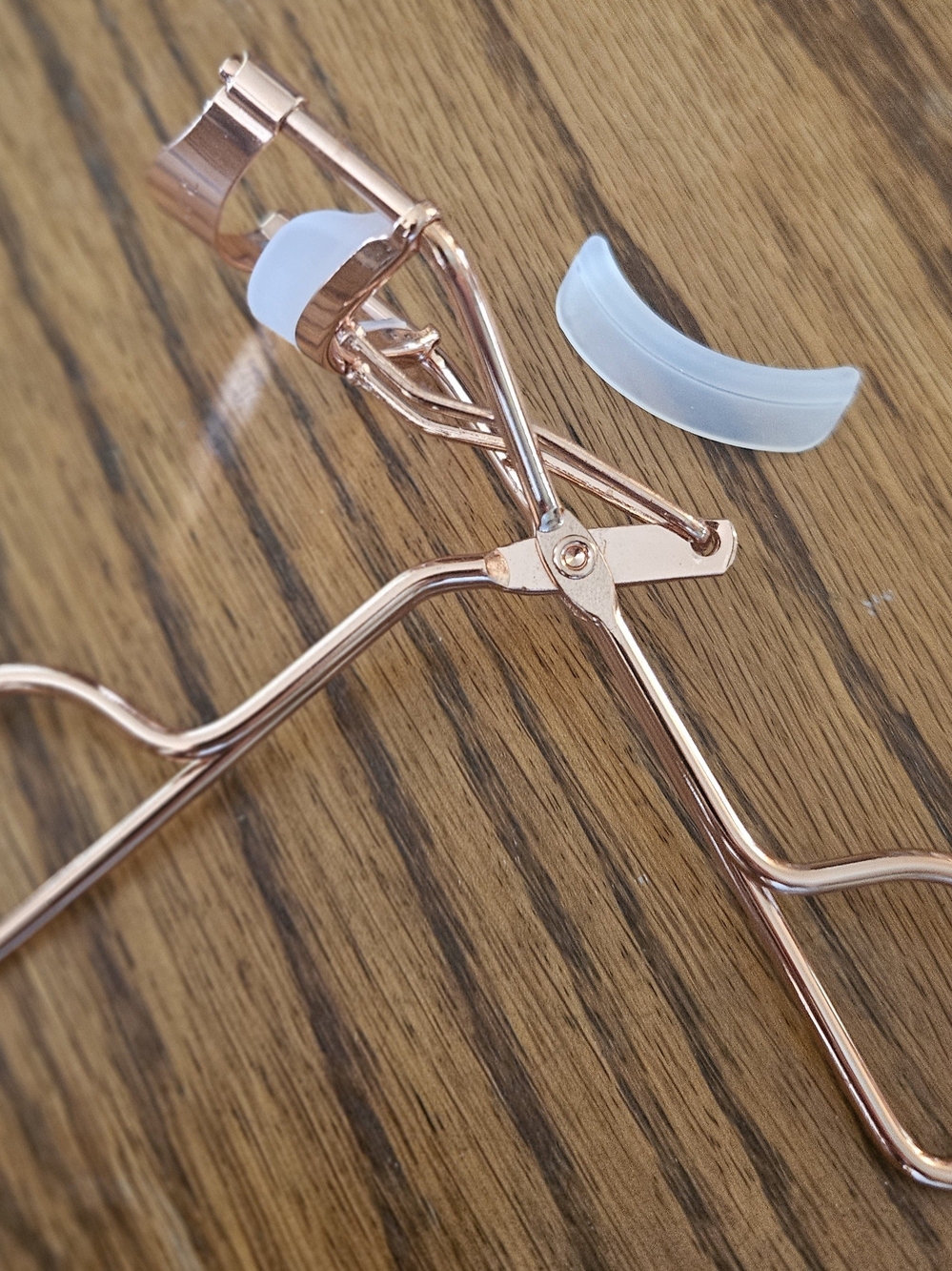 Rose Gold Lash Curler with Replacement Silicone Pads - Gentle Lift